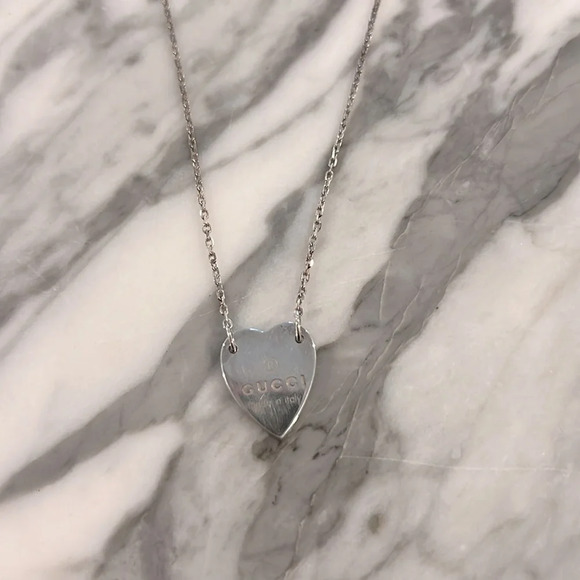 GUCCI HEART NECKLACE PRE LOVED - Good Condition - Picture 3 of 7